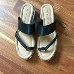Like new Lucky brand sandals